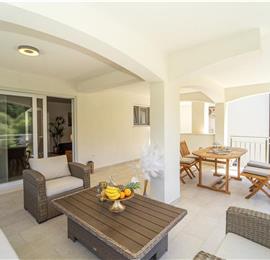 6 Bedroom Beachfront Villa with Heated Pool near Vela Luka on Korcula Island, Sleep 12
